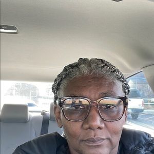 Meet your Posher, Pamela